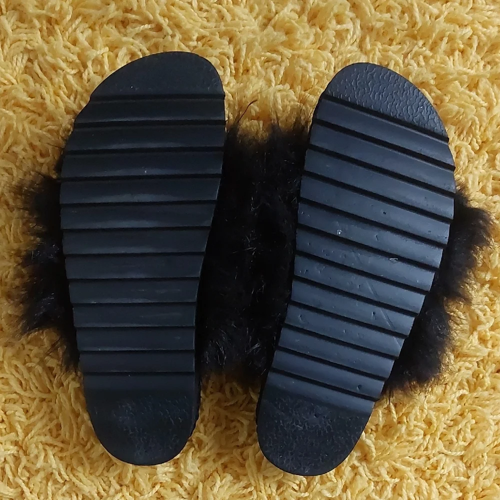 Steve Madden Black Furry Slides - Picture 2 of 2
